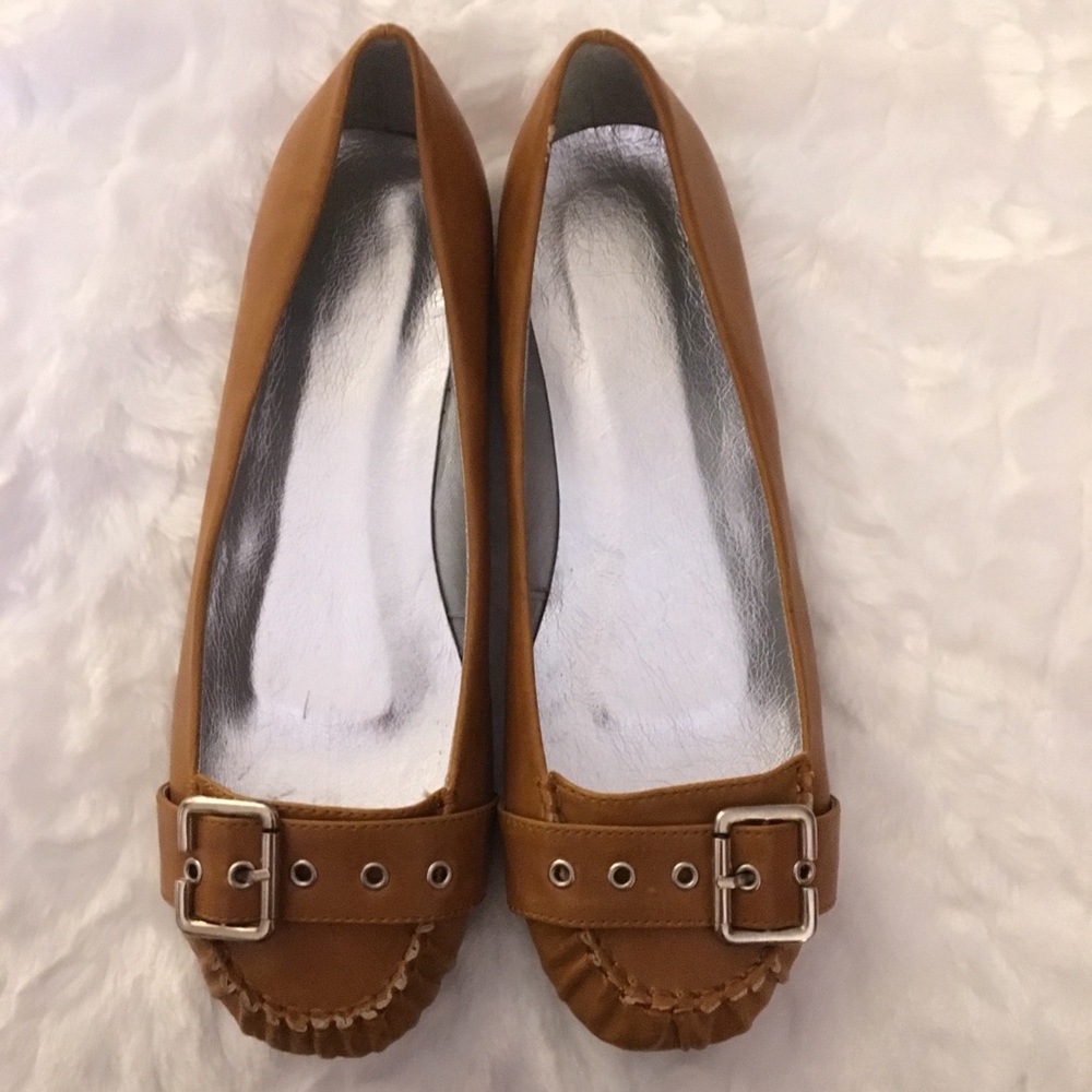 CAMEL BROWN FLATS WITH BUCKLE SIZE 8